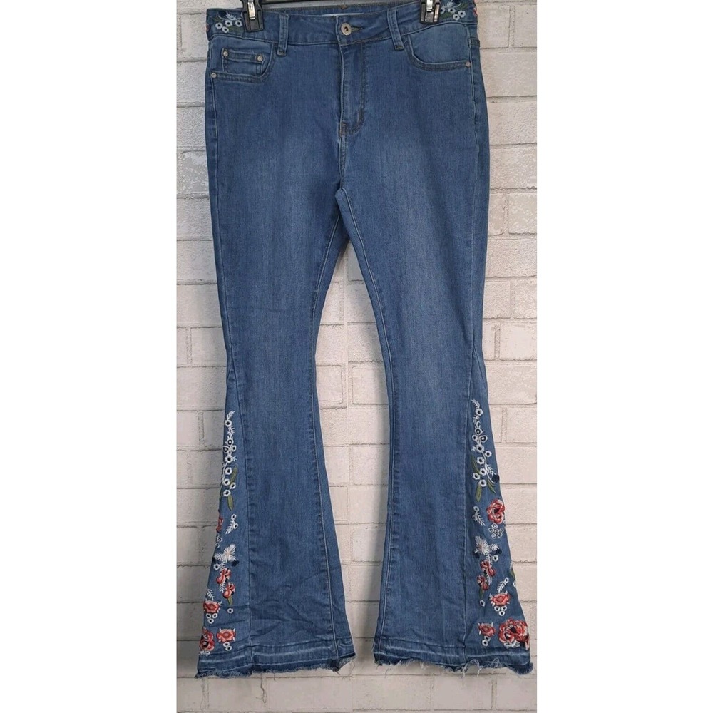 ThCreasa Denim Flared Jeans Womens Sz 30 Floral Embroidered Raw Hem Stretch